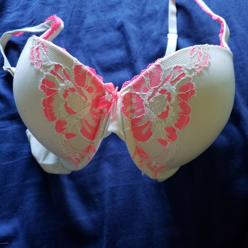 Body by VS perfect shape 32DD pink and white